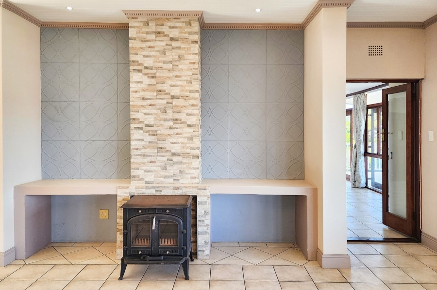 4 Bedroom Property for Sale in Westhill Western Cape